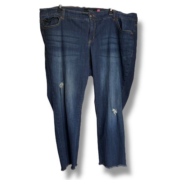 Torrid Womens Jeans Sz 24 Cropped Distressed Boyfriend Medium Wash Blue - Picture 1 of 4